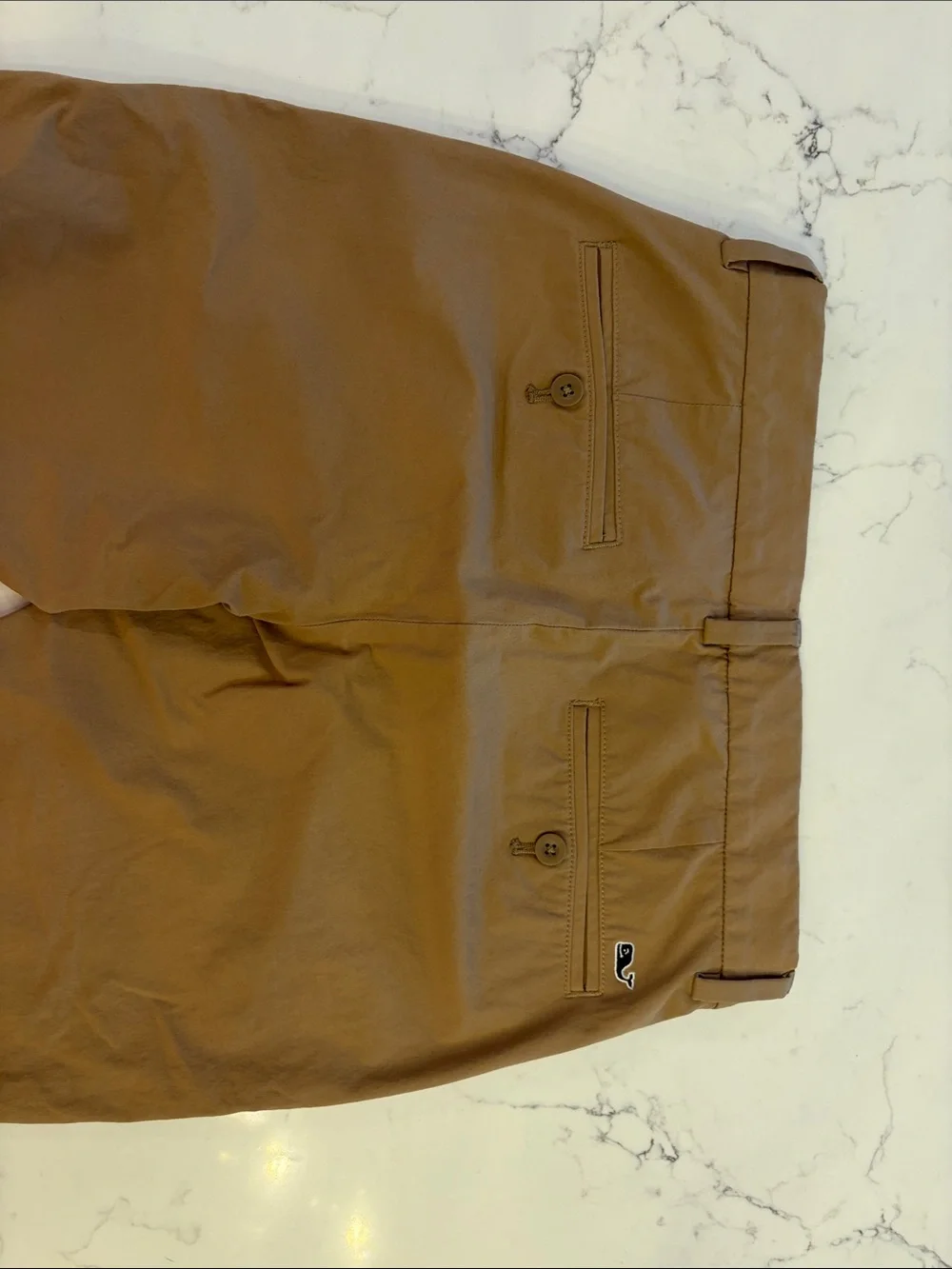 Vineyard Vines Men's Performance Chinos in Light Khaki